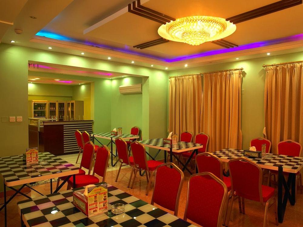 Phoenicia Grand Hotel Ντουμπάι Εξωτερικό φωτογραφία